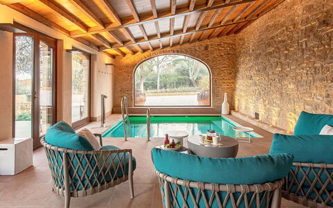 Villa Bartolomeo: Möbel, Tabelle, Grün, Azurblau, Holz, Interior Design, Fenster, Stuhl, Fussboden, Flooring
