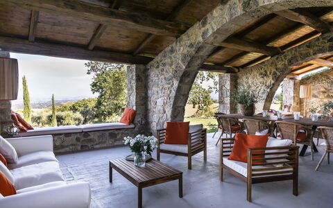 Villa Della Regina: Möbel, Eigentum, Tabelle, Pflanze, Gebäude, Schatten, Stuhl, Interior Design, Zimmerpflanze, Wohnzimmer