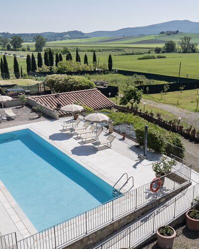 Anilde, Holiday Home with Pool, Wifi, Tuscany: Himmel, Eigentum, Pflanze, Schwimmbad, Wasser, Gebäude, Baum, Freizeit, Urban Design, Grundeigentum