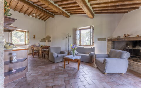 Podere Marcigliana - Radicondoli: Möbel, Gebäude, Holz, Interior Design, Flooring, Fussboden, Wohnzimmer, Strahl, Hartholz, Grundeigentum