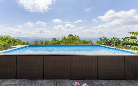 La Casa Di Elda, Holiday Home With Pool, Uzzano, T: Himmel, Wasser, Wolke, Schwimmbad, Rechteck, Pflanze, Gartenmöbel, Schatten, Baum, Freizeit