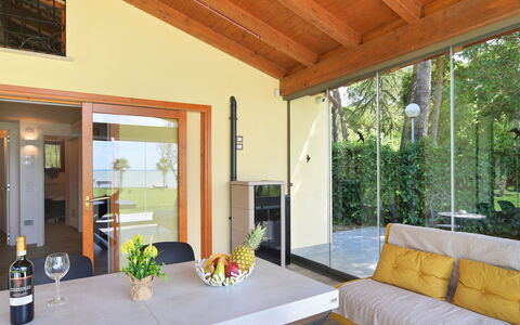 La Spiaggia: Eigentum, Tabelle, Holz, Pflanze, Die Architektur, Schatten, Interior Design, Wohnzimmer, Fussboden, Fenster