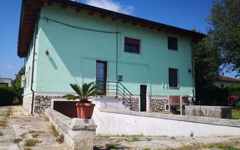 Franco House With Pool: Pflanze, Himmel, Gebäude, Fenster, Azurblau, Tür, Haus, Schatten, Grundstueck, Hütte