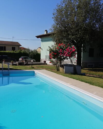 Franco House With Pool: Schwimmbad, Resort, Freizeit, Hazienda, Gartenmöbel, Hinterhof, Schatten, Estate, Villa, Thermae