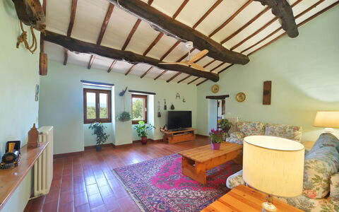 Pietreto: Couch, Holz, Bilderrahmen, Interior Design, Die Architektur, Wohnzimmer, Fussboden, Flooring, Hartholz, Gebäude