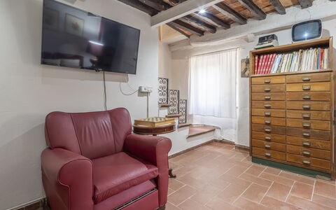 Country House Casalguidi 191 Private Pool: Wand, Interior Design, Möbel, Wohnung, Flooring, Zuhause, Fussboden, Zimmer, Decke, Wohnzimmer