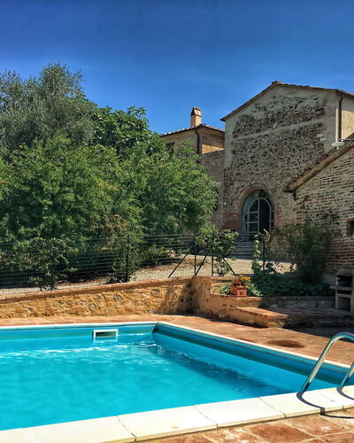 Villa San Giovanni: Himmel, Wasser, Pflanze, Eigentum, Gebäude, Azurblau, Fenster, Schwimmbad, Baum, Rechteck