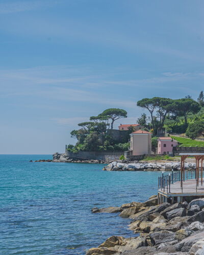 Onda Marina: Wasser, Himmel, Wolke, Azurblau, Baum, Pflanze, Bank, See, Arecales, Strand