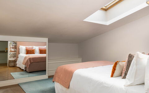 Torretta Penthouse: Interior Design, Wand, Möbel, Holz, Schlafzimmer, Decke, Bett, Fussboden, Flooring, Beleuchtung