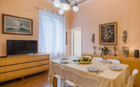 Moneglia 160: Interior Design, Möbel, Flooring, Holz, Decke, Fussboden, Tabelle, Zimmer, Beleuchtung, Esszimmer