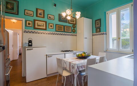 Moneglia 160: Interior Design, Flooring, Möbel, Decke, Fussboden, Küche, Zimmer, Major Appliance, Beleuchtung, Countertop