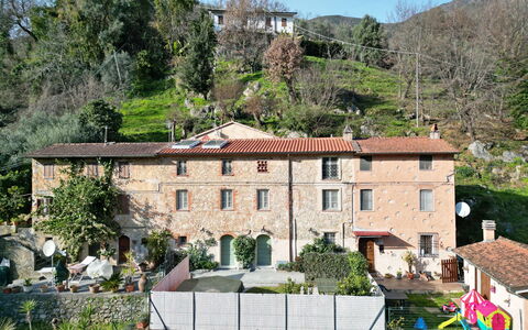 Casa Montebello: Pflanze, Eigentum, Gebäude, Fenster, Himmel, Baum, Haus, Wohngebiet, Grundeigentum, Dach