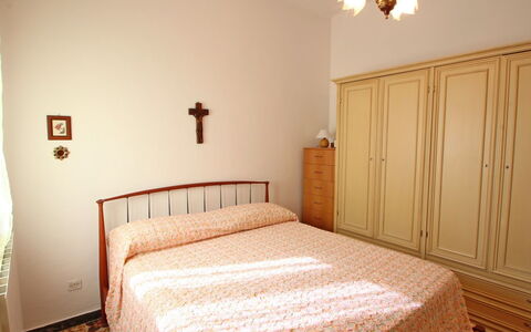 Casa Leonardo: Möbel, Eigentum, Gebäude, Komfort, Holz, Bettrahmen, Bett, Textil, Beleuchtung, Interior Design