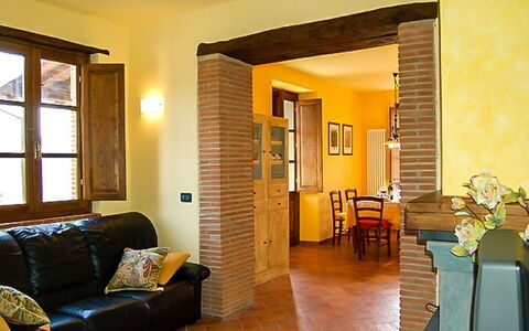 Villa Gelsomino: Möbel, Eigentum, Fenster, Holz, Interior Design, Die Architektur, Couch, Tür, Flooring, Fussboden