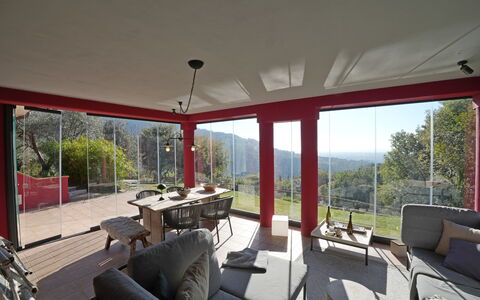 Villa Di Confine: Tabelle, Eigentum, Pflanze, Interior Design, Schatten, Baum, Stuhl, Blumentopf, Veranda, Fussboden