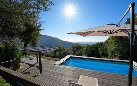 Villa Di Confine: Himmel, Pflanze, Wasser, Licht, Natur, Schatten, Schwimmbad, Gartenmöbel, Beleuchtung, Baum