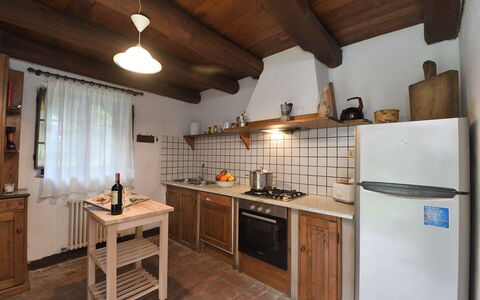Villa Del Mulino: Cabinetry, Eigentum, Countertop, Herd, Küche, Küchengerät, Holz, Interior Design, Herd, Cooktop