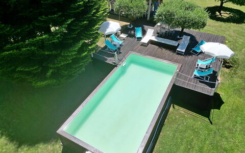 Villa L'antico Casale: Wasser, Pflanze, Grün, Tabelle, Gartenmöbel, Schwimmbad, Schatten, Baum, Gras, Gebäude