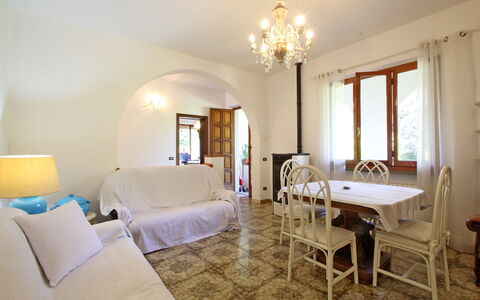 Casa Il Prato: Möbel, Eigentum, Fenster, Holz, Tabelle, Stuhl, Interior Design, Fussboden, Flooring