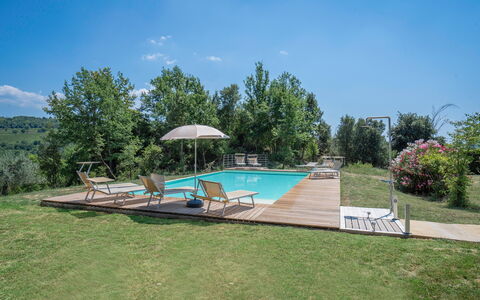 Casolare Torre With Pool And Ac: Schwimmbad, Gartenmöbel, Resort, Schatten, Estate, Sonnenliege, Garten, Eco Hotel, Hazienda, Hinterhof