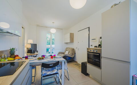 Caddy: Tabelle, Cabinetry, Gebäude, Countertop, Haus, Schublade, Interior Design, Küche, Stuhl, Fussboden