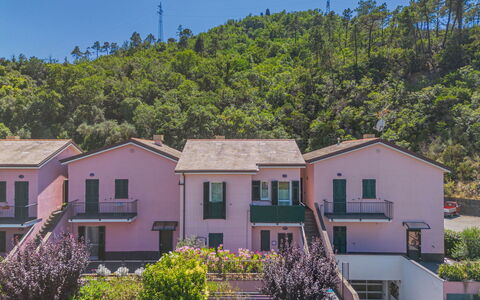 Caddy: Himmel, Gebäude, Pflanze, Fenster, Haus, Baum, Nachbarschaft, Hütte, Wohngebiet