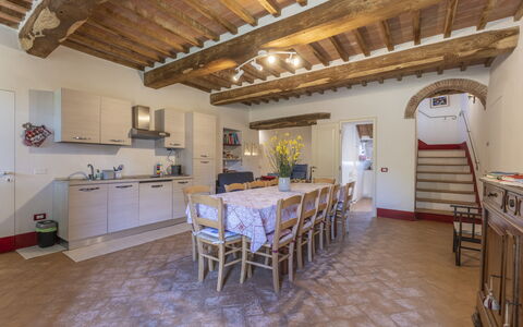 Le Casaline Di Sopra, Massa Marittima: Möbel, Eigentum, Tabelle, Cabinetry, Holz, Countertop, Wohnzimmer, Stuhl, Fussboden, Flooring