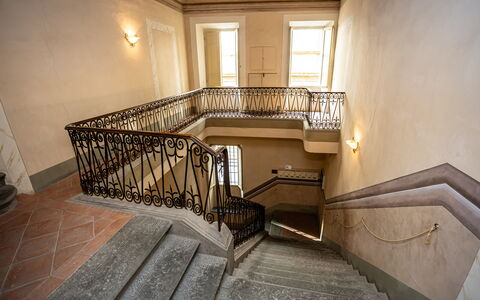 Appartamento Vagnucci: Eigentum, Treppe, Holz, Interior Design, Gebäude, Fussboden, Fenster, Flooring, Baluster