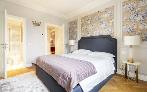 Albizi Penthouse: Möbel, Azurblau, Holz, Textil, Cabinetry, Interior Design, Gebäude, Komfort, Die Architektur, Fussboden