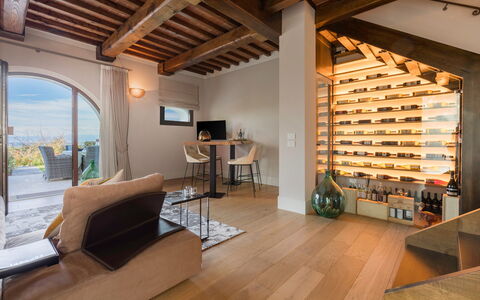 Ciliegino Spereto Apartment, Pool And Relax , Mont: Möbel, Eigentum, Holz, Interior Design, Couch, Die Architektur, Flooring, Fussboden, Wohnzimmer, Strahl