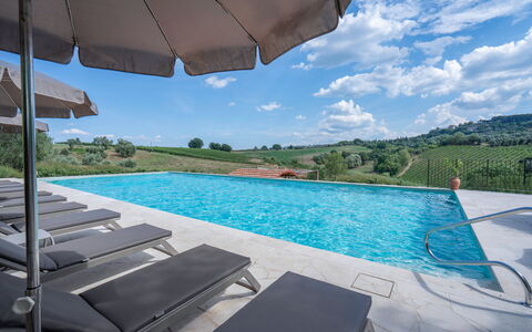Correggiolo Spereto Apartment With Pool, Montaione: Schwimmbad, Gartenmöbel, Sonnenliege, Resort, Thermae, Eco Hotel, Stuhl, Ferienort, Läge, Villa