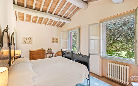 Casale Rosa: Bett, Möbel, Wand, Schlafzimmer, Interior Design, Bettdecke, Bedding, Flooring, Zuhause, Zimmer