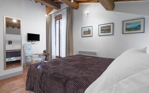 La Capanna, Borgo Campassini, Monteriggioni: Interior Design, Möbel, Schlafzimmer, Bett, Decke, Zimmer, Fussboden, Flooring, Zuhause, Beleuchtung