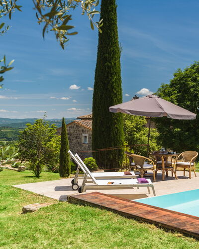 Terra Quercus: Schwimmbad, Garten, Gartenmöbel, Landscaping, Estate, Bauernhaus, Eco Hotel, Resort, Rasen, Villa