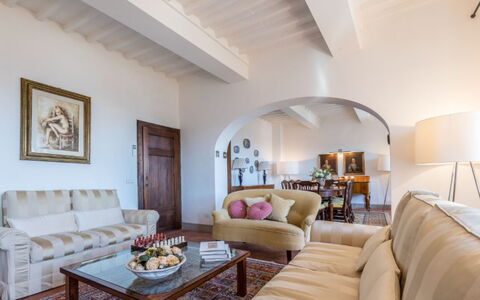 Villa Cerreta: Möbel, Interior Design, Wand, Flooring, Couch, Holz, Fussboden, Decke, Zimmer, Wohnzimmer