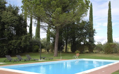 Villa del Lago: Schwimmbad, Schatten, Estate, Hazienda, Garten, Rasen, Landscaping, Hinterhof, Garten, Villa