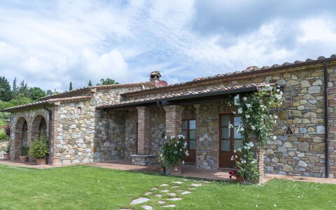 Podere Aurora: Zuhause, Hütte, Tür, Bauernhaus, Garten, Estate, Steinwand, Landscaping, Hazienda