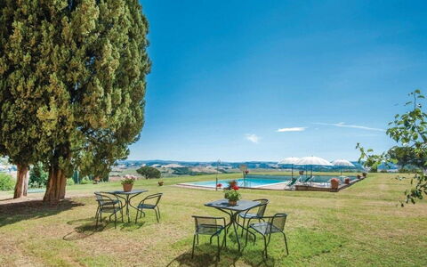 Il Tinaio: Blau, Landscaping, Park, Schwimmbad, Villa