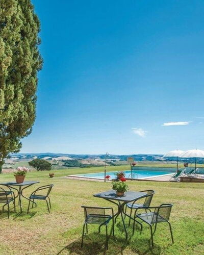 Il Tinaio: Blau, Landscaping, Park, Schwimmbad, Villa