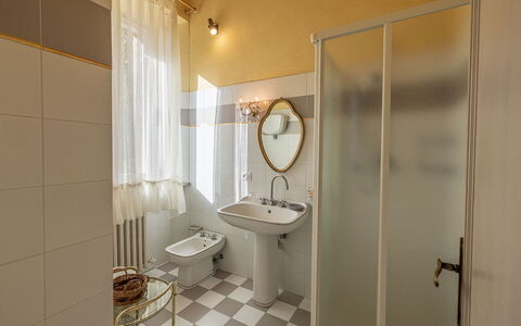 La Palazzina: Interior Design, Flooring, Armatur, Fussboden, Badezimmer, Bad Sink, Zimmer, Installation, Beleuchtung, Sinken