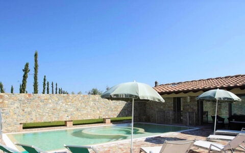 Villa la Tabaccaia: Schwimmbad, Die Architektur, Verbundwerkstoff, Resort, Gartenmöbel, Estate, Schatten, Hazienda, Eco Hotel, Villa