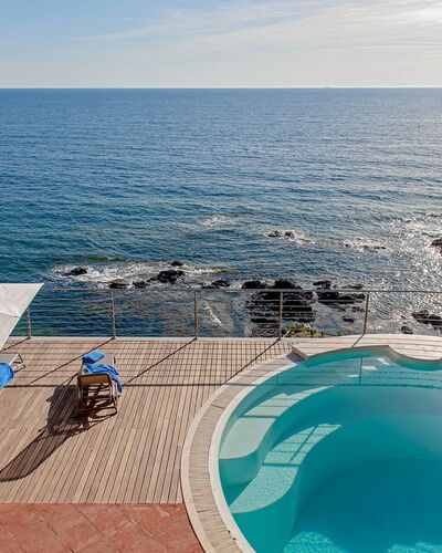 Villa Baia al Mare: Blau, Wasser, Gewässer, Schwimmbad, Meer, Gartenmöbel, Küsten Und Ozeanische Forms, Resort, Küste, Ozean
