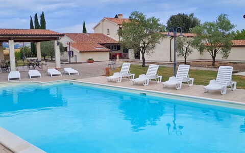 San Giuseppe Villa: Schwimmbad, Resort, Gartenmöbel, Wohngebiet, Thermae, Menschliche Siedlung, Verbundwerkstoff, Sonnenliege, Estate, Eco Hotel