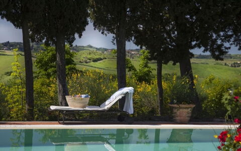 Villa Santa Virginia: Gartenmöbel, Möbel, Schwimmbad, Schatten, Garten, Freizeit, Stuhl, Blumentopf, Landscaping, Eco Hotel
