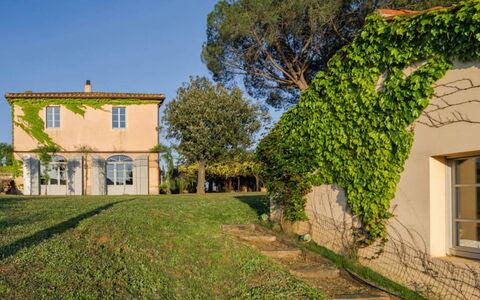 Villa Moscato: Strauch, Haus, Zuhause, Grundstueck, Estate, Ländliches Gebiet, Garten, Hütte, Rasen