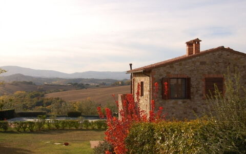 Casale Gioiello: Himmel, Haus, Zuhause, Dach, Hütte, Ländliches Gebiet, Grundstueck, Bauernhaus, Dorf