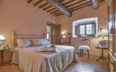 Villa Lucente: Möbel, Wand, Flooring, Interior Design, Zuhause, Schlafzimmer, Fussboden, Haus, Linens, Bett