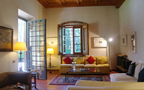 Villa Antonella: Möbel, Interior Design, Flooring, Holz, Decke, Fussboden, Zimmer, Tabelle, Beleuchtung, Wohnzimmer