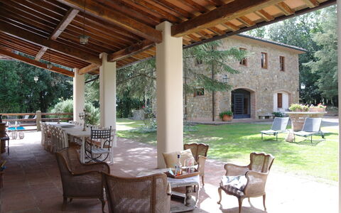 Villa Antonella: Holz, Möbel, Schatten, Garten, Veranda, Estate, Säule, Hazienda, Outdoor Struktur, Hinterhof