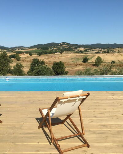 Poggio Cavallino Private Pool, Wifi, Maremma: Schwimmbad, Gartenmöbel, Resort, Möbel, Sonnenliege, Eco Hotel, Schatten, Hartholz, Stuhl, Holzbeize